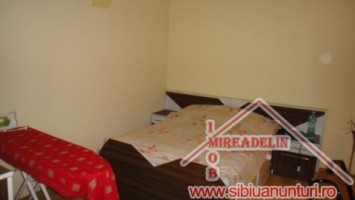 inchiriem-apartament-la-mansarda-str-semaforului-9