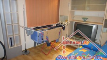 inchiriem-apartament-la-mansarda-str-semaforului-12