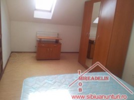 inchiriem-apartament-la-mansarda-valea-aurie-6