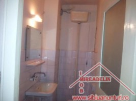 inchiriem-apartament-3-camere-zona-garii-3