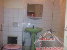 inchiriem-apartament-3-camere-zona-garii-7