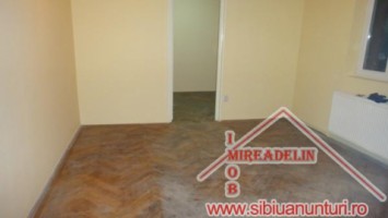 inchiriem-apartament-3-camere-zona-cedonia-3