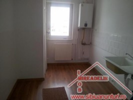 inchiriez-apartament-4-camere-cartier-valea-aurie-1