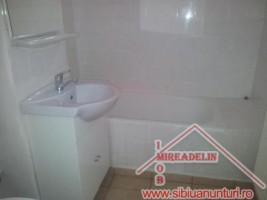 inchiriez-apartament-4-camere-cartier-valea-aurie-3