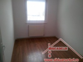 inchiriez-apartament-4-camere-cartier-valea-aurie-4