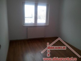 inchiriez-apartament-4-camere-cartier-valea-aurie-5