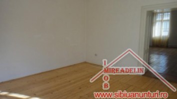 inchiriem-apartament-2-camere-74-mp-ultracentral-2