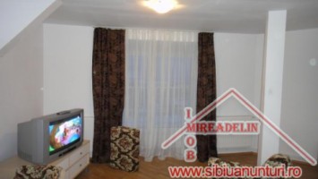 de-inchiriat-apartament-la-mansarda-str-semaforului-1