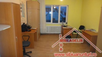 inchiriez-apartament-4-camere-120-mp-zona-trei-stejari-1