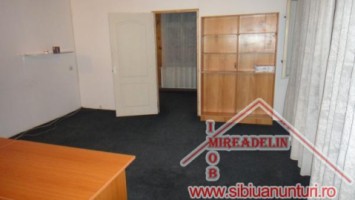 inchiriez-apartament-4-camere-120-mp-zona-trei-stejari-8