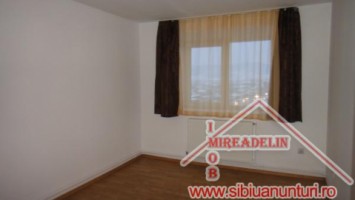 vand-apartament-la-mansarda-107mp-str-semaforului-2