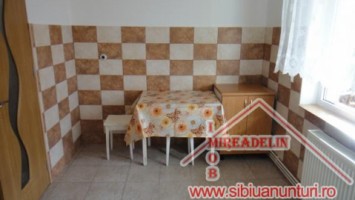 inchiriez-apartament-2-camere-zona-cedonia-6