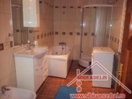 inchiriez-apartament-4-camere-la-casa-cartier-strand-9