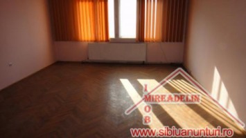 inchiriem-apartament-2-camere-ultracentral-2