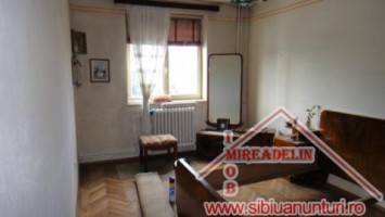 vand-apartament-2-camere-zona-ultracentrala-2