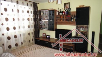 vindem-apartament-3-camere-zona-mihai-viteazu-1