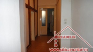 inchiriem-apartament-la-casa-3-camere-zona-centrala-3