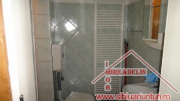 inchiriem-apartament-la-casa-3-camere-zona-centrala-4