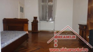 inchiriem-apartament-la-casa-3-camere-zona-centrala-5