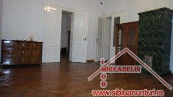 inchiriem-apartament-la-casa-3-camere-zona-centrala-8