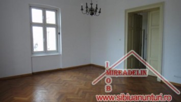 inchiriem-apartament-3-camere-la-casa-zona-centrala-2