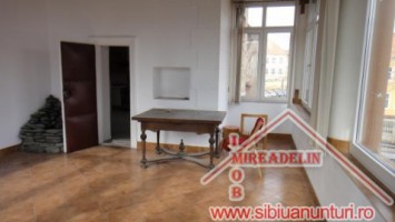 inchiriem-apartament-3-camere-la-casa-zona-centrala-6