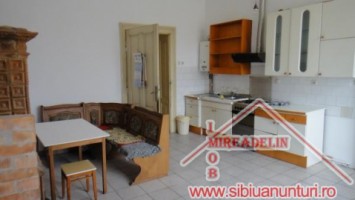 inchiriem-apartament-3-camere-la-casa-zona-centrala-7