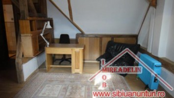 inchiriem-apartament-3-camere-la-casa-zona-centrala-11