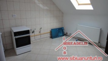 inchiriem-apartament-3-camere-la-casa-zona-c-poplacii-3