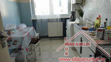 inchiriez-apartament-3-camere-zona-centrala-1