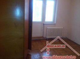 inchiriez-apartament-3-camere-64-mp-zona-terezian-3