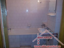 inchiriez-apartament-3-camere-64-mp-zona-terezian-4