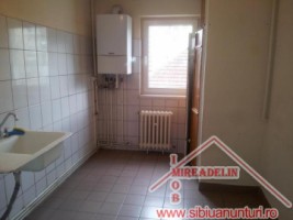 inchiriez-apartament-3-camere-64-mp-zona-terezian-5