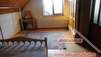 inchiriez-apartament-2-camere-la-casa-zona-calea-dumbravii-2