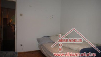 inchiriez-apartament-3-camere-a-aleea-iasomiei-turnisor-3