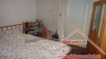 inchiriez-apartament-3-camere-a-aleea-iasomiei-turnisor-4