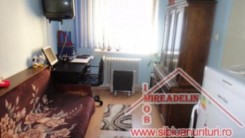 vand-apartament-2-camere-zona-mihai-viteazu-2