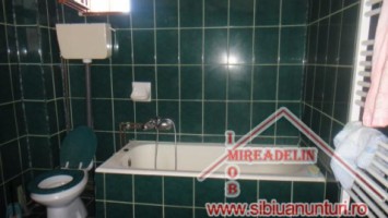 vand-apartament-la-casa-5-camere-zona-str-n-teclu-8