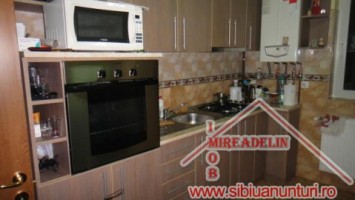 vand-apartament-la-mansarda-2-camere-valea-aurie-5