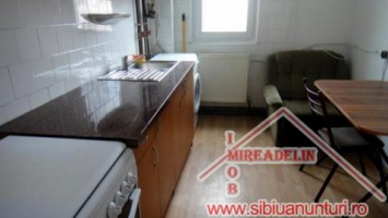 inchiriez-apartament-3-camere-calea-cisnadiei-1