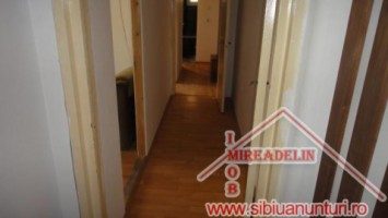 inchiriez-apartament-3-camere-calea-cisnadiei-3