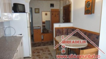 inchiriez-apartament-4-camere-a-zona-centrala-1