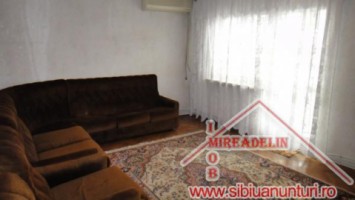 inchiriez-apartament-4-camere-a-zona-centrala-2