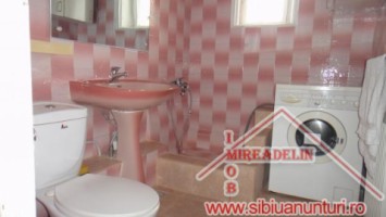 inchiriez-apartament-4-camere-a-zona-centrala-4