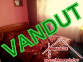 vand-apartament-2-camere-decomandate-valea-aurie