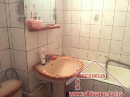 vand-apartament-2-camere-decomandate-valea-aurie-9