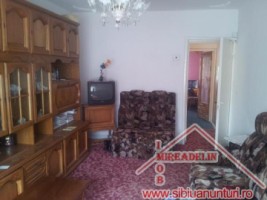 vand-apartament-2-camere-decomandate-valea-aurie-3