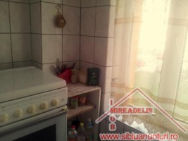 vand-apartament-2-camere-decomandate-valea-aurie-7