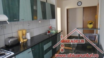 inchiriez-apartament-2-camere-cartier-valea-aurie-4