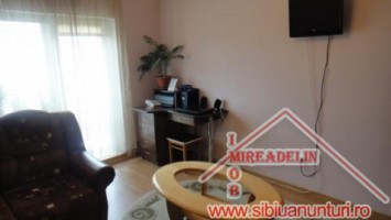 vand-apartament-2-camere-mansarda-vasile-aaron-3